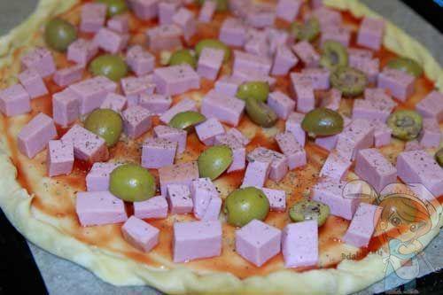 Пицца из слоеного теста без дрожжей в домашних условиях. Как приготовить? 04