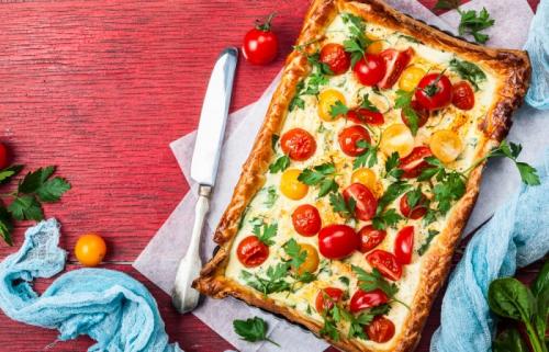 Пицца из слоеного теста в домашних условиях. Пицца на слоеном тесте с пепперони