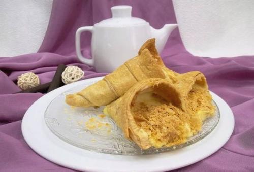 Трубочки с белковым кремом в домашних условиях. Слоеные трубочки с заварным кремом