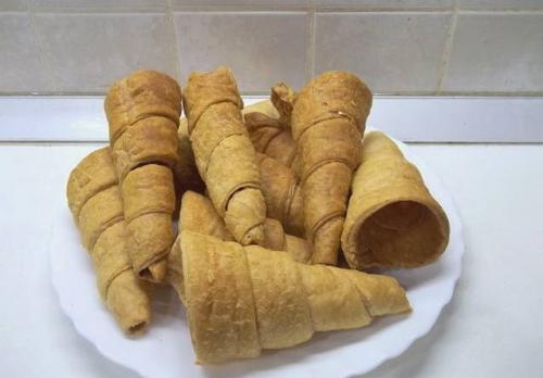 Трубочки с белковым кремом в домашних условиях. Слоеные трубочки с заварным кремом