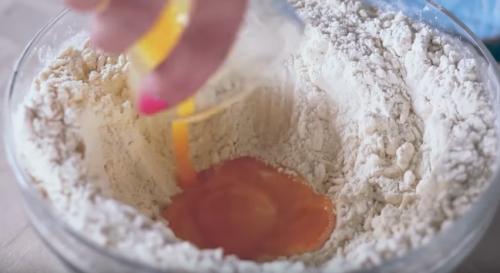 Пахлава из слоеного дрожжевого теста. Готовим армянскую пахлаву в домашних условиях: вкуснейший рецепт из готового слоеного теста с фото