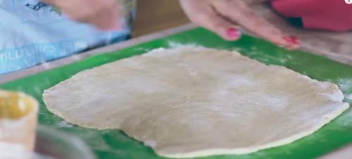 Пахлава из слоеного дрожжевого теста. Готовим армянскую пахлаву в домашних условиях: вкуснейший рецепт из готового слоеного теста с фото