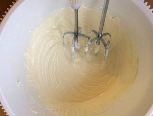 Торт из слоеного теста с вишней. Торт «Монастырская изба» из готового слоеного теста с вишней и сметанным кремом