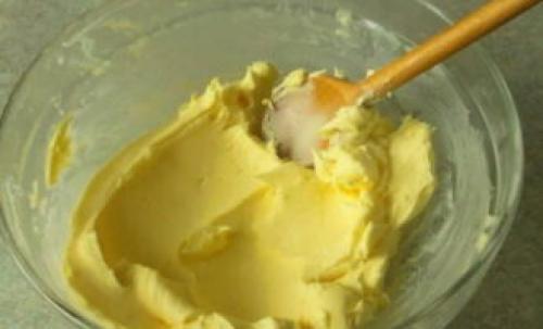 Трубочки из готового слоеного теста с заварным кремом. Трубочки из слоеного теста с белковым кремом