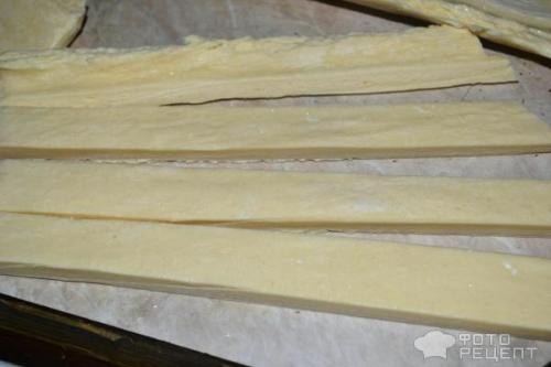 Трубочки из слоеного теста со сгущенкой. Рецепт: Трубочки из слоеного дрожжевого теста - С начинкой из вареной сгущенки