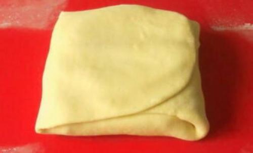 Трубочки из готового слоеного теста с заварным кремом. Трубочки из слоеного теста с белковым кремом