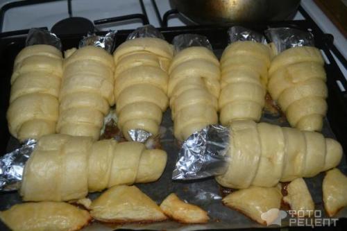 Трубочки из слоеного теста со сгущенкой. Рецепт: Трубочки из слоеного дрожжевого теста - С начинкой из вареной сгущенки