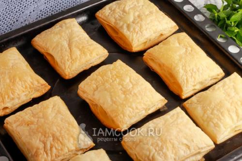 Вкусный рецепт пирожных наполеон из слоеного теста со сгущенкой 35