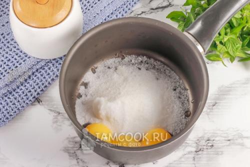 Вкусный рецепт пирожных наполеон из слоеного теста со сгущенкой 36