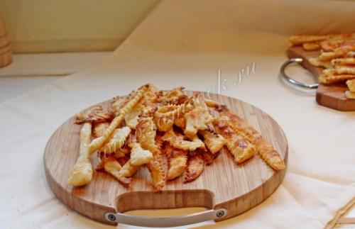 Вкусный рецепт: Полено из слоеного теста с заварным 17