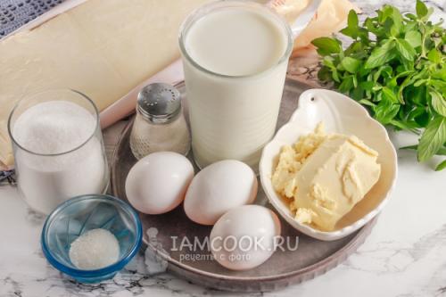 Вкусный рецепт пирожных наполеон из слоеного теста со сгущенкой 33