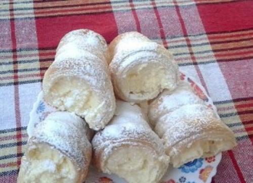 Трубочки из слоеного теста