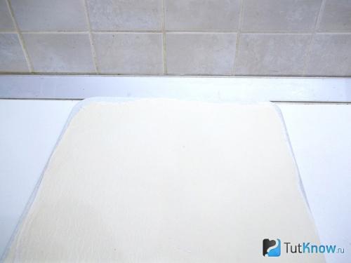 Как приготовить слоеное дрожжевое тесто для трубочек. Слоеные трубочки с заварным кремом 25