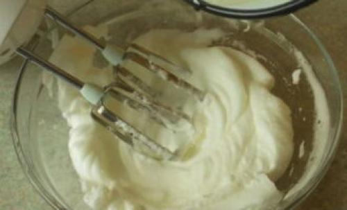 Как приготовить трубочки из слоеного теста. Трубочки из слоеного теста с белковым кремом