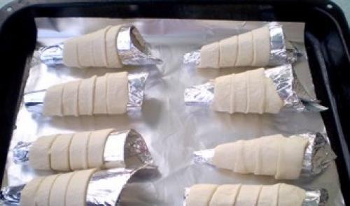 Как приготовить слоеное тесто для трубочек. Трубочки из слоеного теста