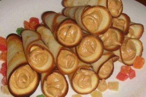 Слоеные трубочки с разными начинками. Быстрая закуска сырные трубочки 19 Слоеные трубочки с разными начинками. Быстрая закуска сырные трубочки 19