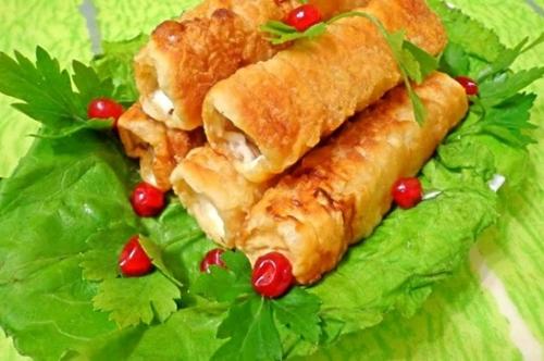 Слоеные трубочки с разными начинками. Быстрая закуска сырные трубочки 01 Слоеные трубочки с разными начинками. Быстрая закуска сырные трубочки 01