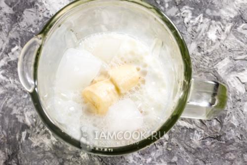 Молочный коктейль с бананом без блендера и миксера: простой рецепт на каждый день 07 Молочный коктейль с бананом без блендера и миксера: простой рецепт на каждый день 07