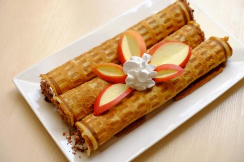 Трубочки из готового слоеного теста. Трубочки из слоёного теста – 5 рецептов приготовления с разными начинками