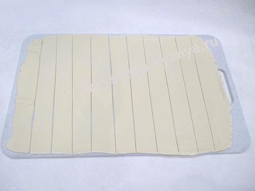 Трубочки с заварным кремом из слоеного теста: рецепт в домашних условиях