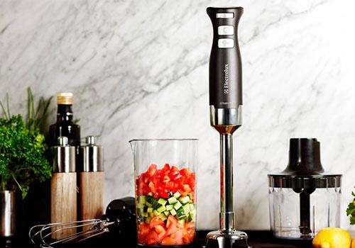 Можно ли погружным блендером взбивать горячий суп. Какой блендер для горячего супа выбрать