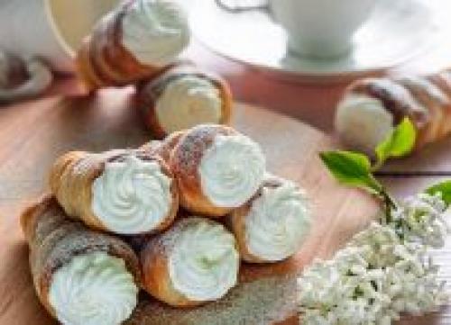 Начинка для трубочек из слоеного теста. Трубочки из слоёного теста – 5 рецептов приготовления с разными начинками