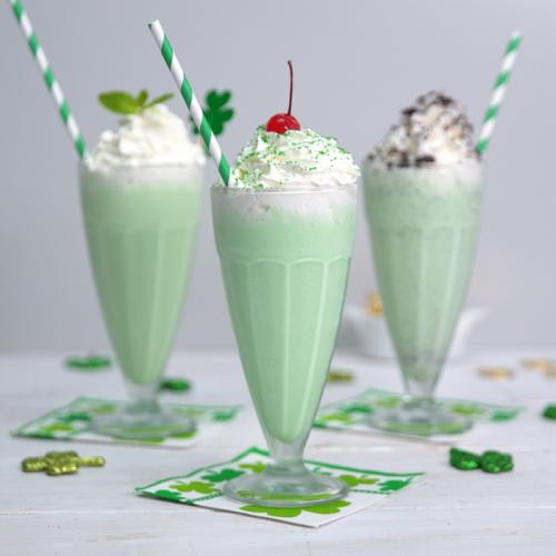Какие молочные продукты лучше всего подходят для быстрого коктейля. Milkshake !!!.Топ-10 самых лучших и простых вкусовых сочетаний для молочных коктейлей и способ их приготовления.
