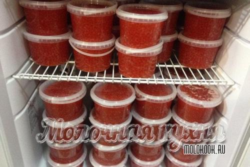 Как сохранить свежесть и вкус тарталеток с красной икрой при хранении.