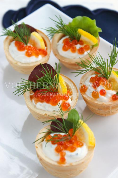 Сколько времени занимает приготовление тарталеток с красной икрой. Тарталетки с икрой и сливочным сыром