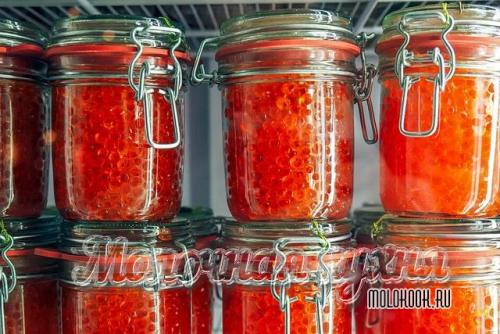 Как сохранить свежесть и вкус тарталеток с красной икрой при хранении.