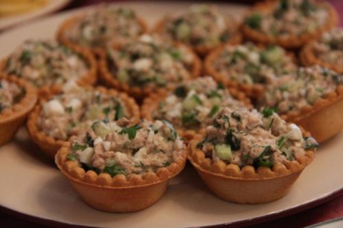 Как сделать тарталетки с рыбной начинкой. 15 отличных рецептов тарталеток с тунцом