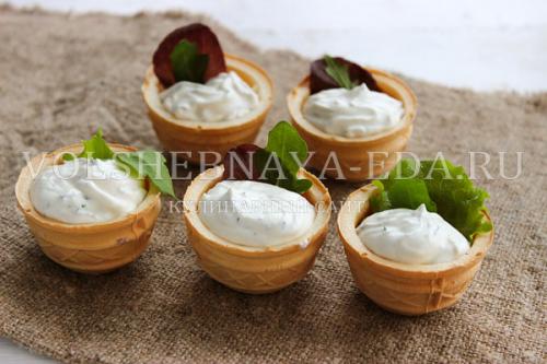 Сколько времени занимает приготовление тарталеток с красной икрой. Тарталетки с икрой и сливочным сыром