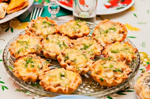 Тарталетки на Новый год запеченные в духовке. Тарталетки запеченные в духовке с начинкой – самые вкусные рецепты