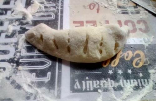 Что нужно для приготовления рулета из дрожжевого теста с вареной сгущенкой. Булочки с вареной сгущенкой из дрожжевого теста в духовке