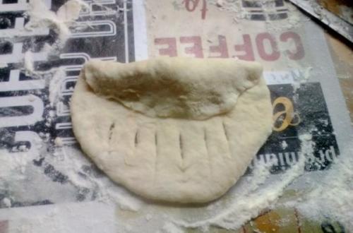 Что нужно для приготовления рулета из дрожжевого теста с вареной сгущенкой. Булочки с вареной сгущенкой из дрожжевого теста в духовке