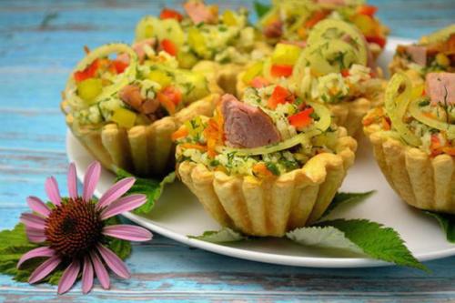 Чем заменить форму для тарталеток. Домашние тарталетки из слоеного теста в формочках