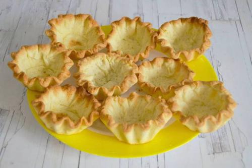Чем заменить форму для тарталеток. Домашние тарталетки из слоеного теста в формочках