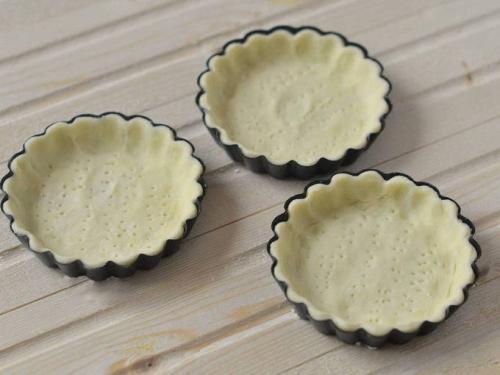 Чем заменить форму для тарталеток. Домашние тарталетки из слоеного теста в формочках