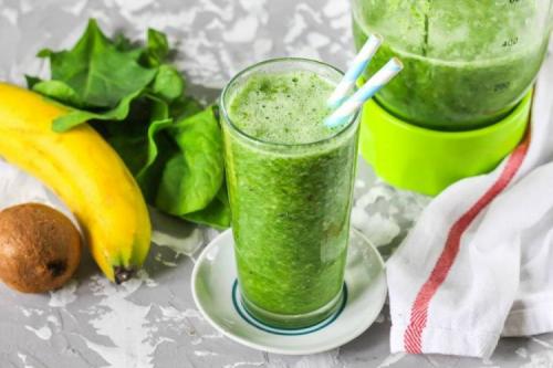 Какие витамины и минералы содержатся в смузи с ягодами и шпинатом. 20 смузи со шпинатом, которые разнообразят твой рацион