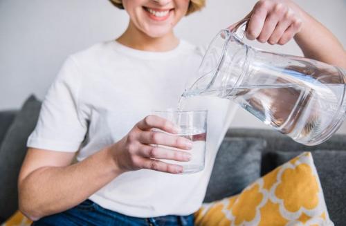 Как газированная вода влияет на обмен веществ и метаболизм. Простая, минеральная и с газом: учёные рассказали, какую воду лучше пить и сколько