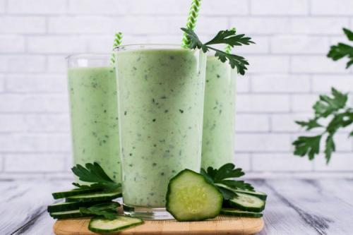 Можно ли добавить в смузи йогурт или кефир. 20 быстрых рецептов смузи с кефиром