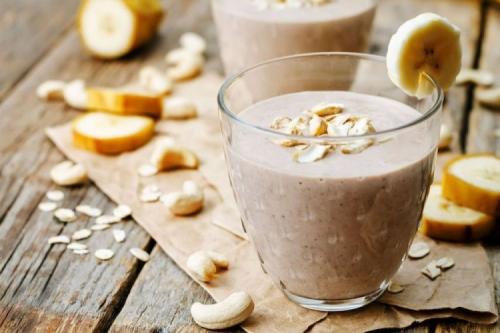 Можно ли добавить в смузи йогурт или кефир. 20 быстрых рецептов смузи с кефиром