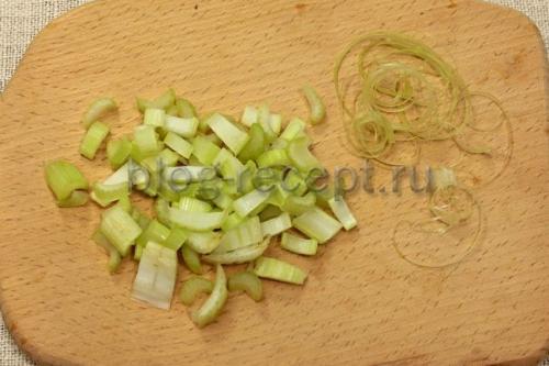 Какой вкус имеют смузи с огурцом. Смузи из огурца и сельдерея: рецепт с фото пошагово