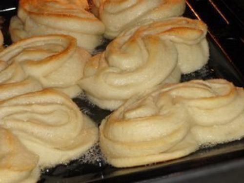 Сахарная плюшка.  В детстве я обожала эти плюшки. 08