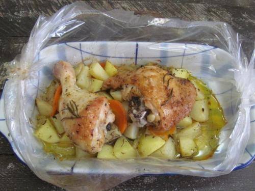Курица в духовке с картошкой в пакете для запекания. 07
