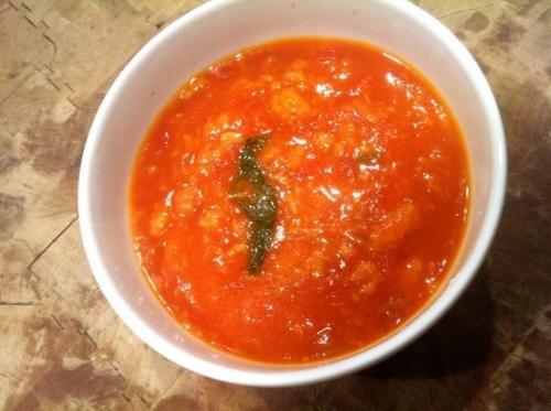 Ещё один вариант итальянского томатного супа Pappa di Pomodoro. Ещё один вариант итальянского томатного супа Pappa di Pomodoro.