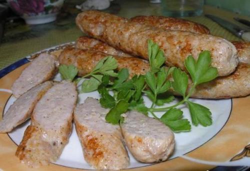Домашние куриные колбаски.