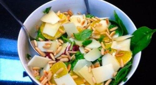 Салат с апельсинами.