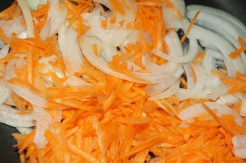 Рецепт скумбрии, тушеной с морковью и луком. 02
