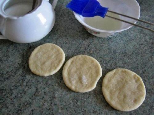 Кружевные Булочки с колбасой. 04